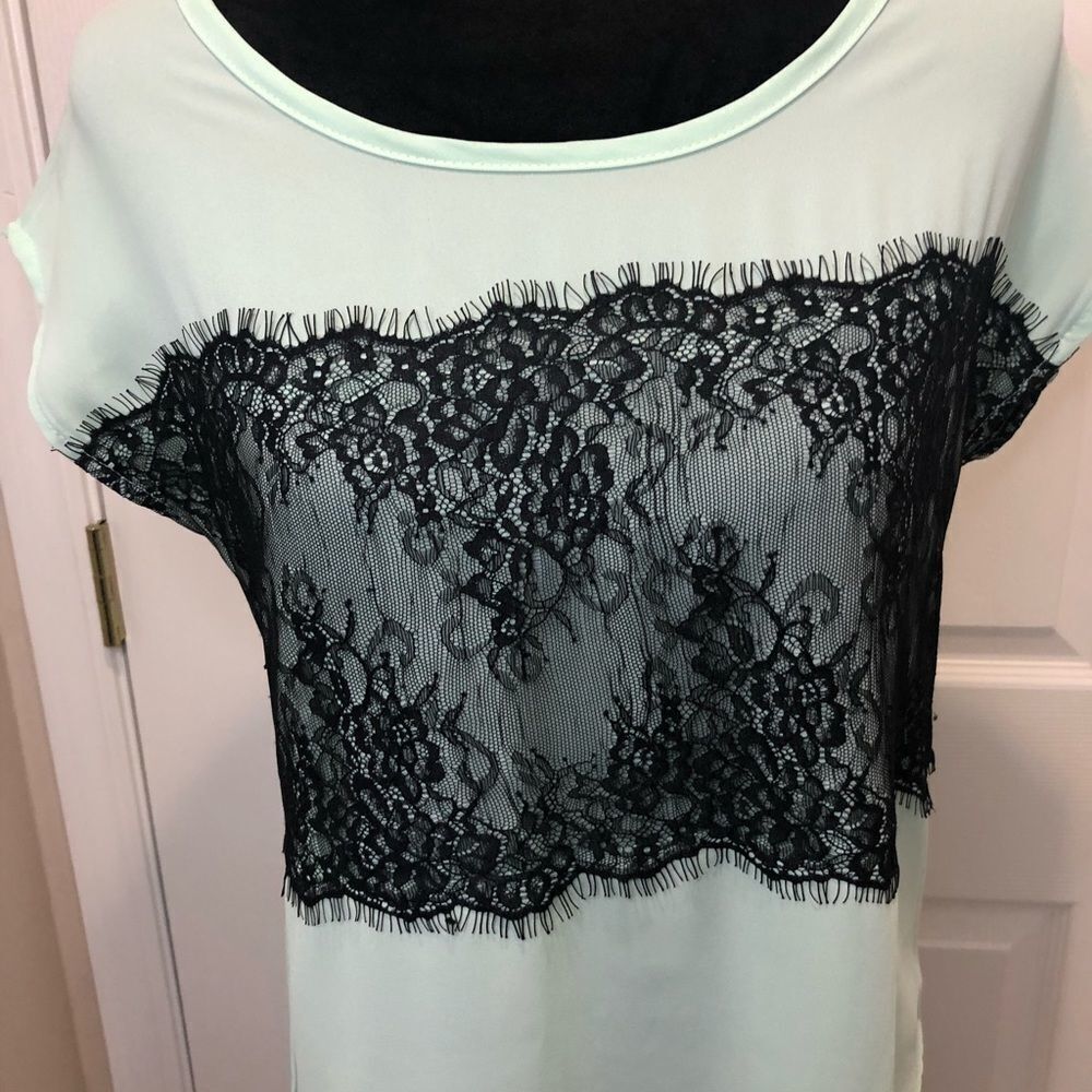 Mona B mint green with black lace blouse - Picture 4 of 14